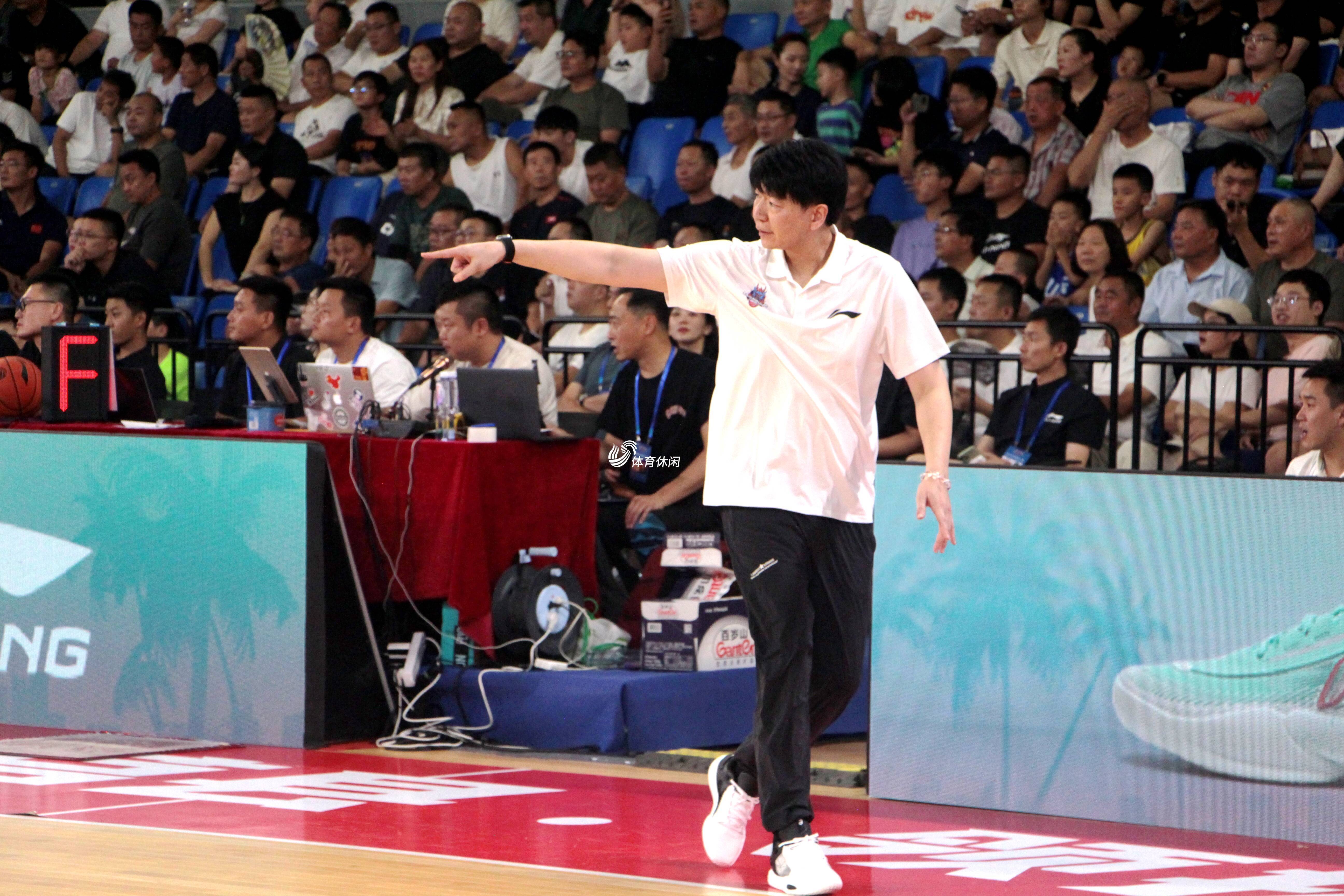 亚博体育-克里夫兰骑士关键时刻外线爆发，志在CBA季后赛名次提升，悬念犹存，资深球员宣示担当的简单介绍-亚博体育